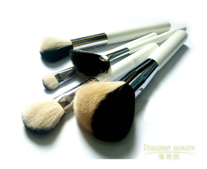 内衣视频大香蕉91的毛質有哪些種類？各有什麽優缺點？